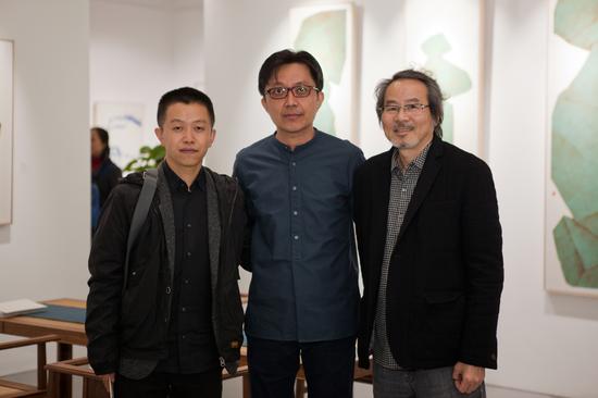 艺术家申树斌先生（左）、艺术家郑木彰先生（中）、艺术家及策展人谢克先生（右）