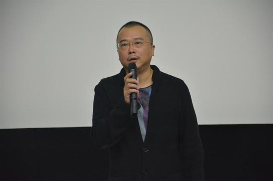 　　四川美术学院新媒体艺术系李川主任致开幕词 Sichuan academy of fine arts of new media art department li， director of the opening