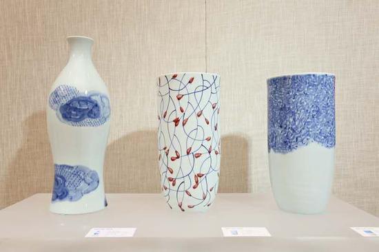 中国人保集团举办生生不息白明艺术展_瓷器