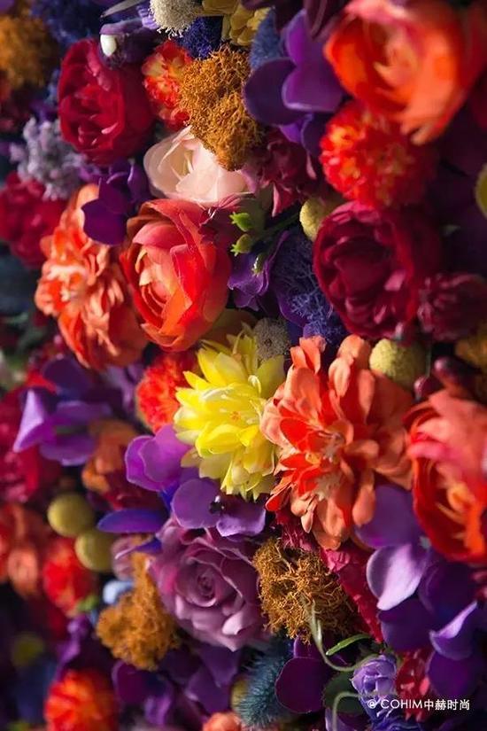 空间花艺艺术展开幕 呈现花与画的跨界合作_展