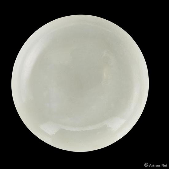 清 和田白玉盘 直径：14cm 估价 2,000 - 3,000英镑