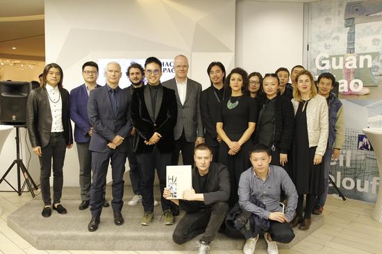k11及k11 art foundation 创办人郑志刚先生,参展艺术家及策展人合影