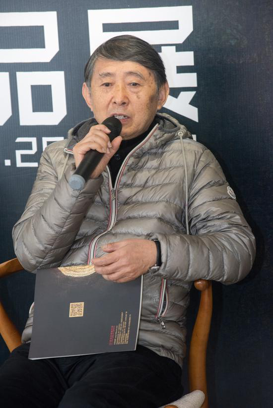 著名画家彭先诚在开幕式上与嘉宾互动