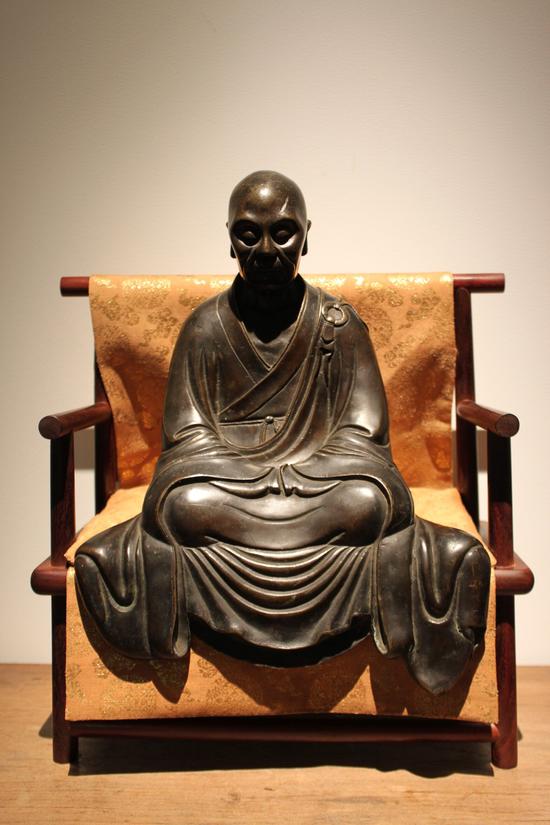六祖惠能大师铜像(配紫檀座)元代 H27cm