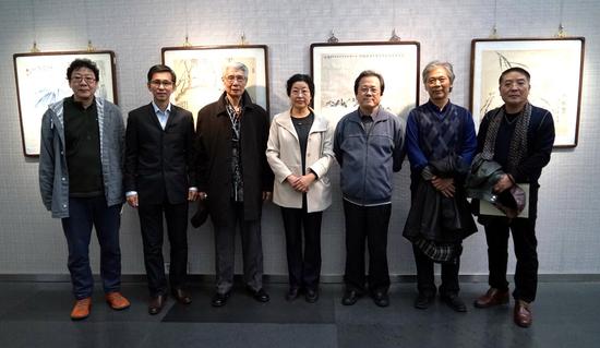 2 嘉宾合影，自左至右：晏平，何家英，杨德树，张永敬，冯远，唐勇力，爱新觉罗载庸