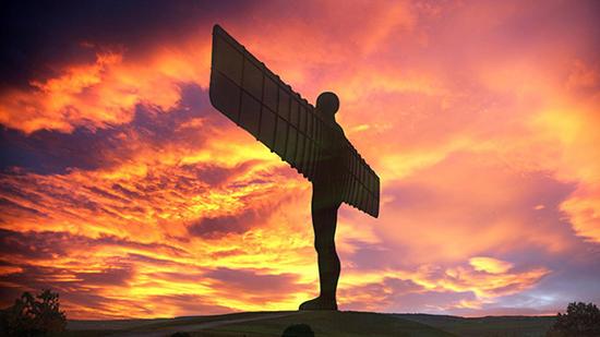 《北方的天使（Angel of the North， 1994）》图片： Antony Gormley and Gateshead Council.