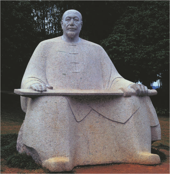 钱绍武《关天培纪念像》 花岗石 高300cm 2000年