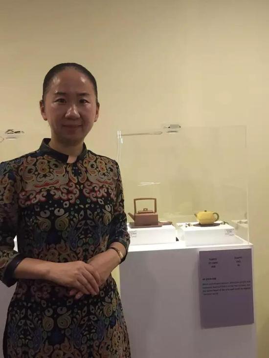 工艺美术师——何震
参展作品:《易简壶》、《和壶》