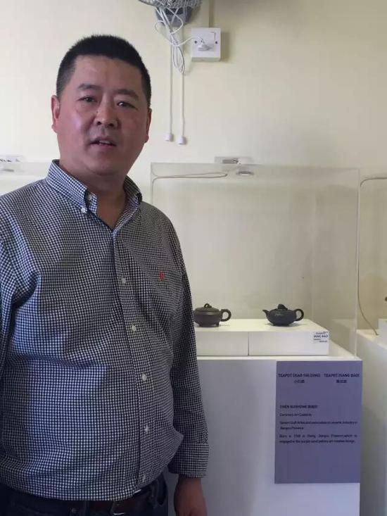 江苏省陶瓷艺术名人——陈国宏
参展作品:《小石鼎壶》、《桑宝壶》