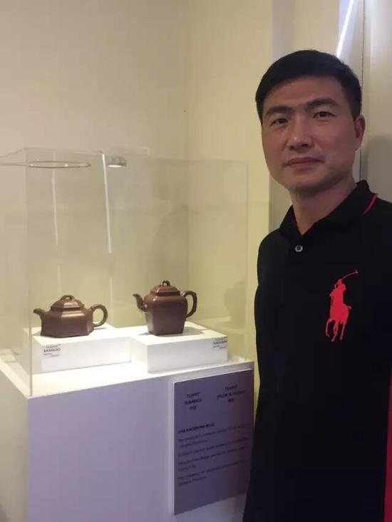 江苏省陶瓷艺术名人——潘小忠
参展作品:《竹壶》、《梅壶》
