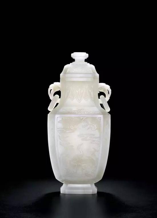 Lot 3228 白玉鹤纹六方瓶
成交价:RMB 2,300,000