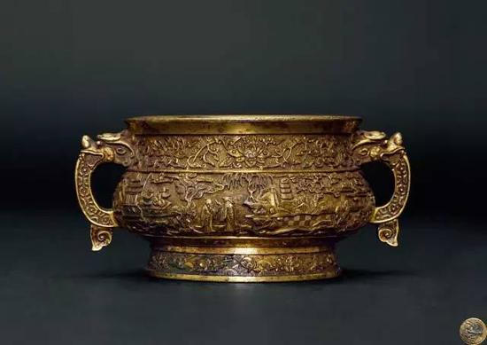 Lot 2511 铜鎏金錾花人物故事双耳炉
成交价:RMB 3,335,000