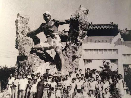 《劈山引水》刘士铭