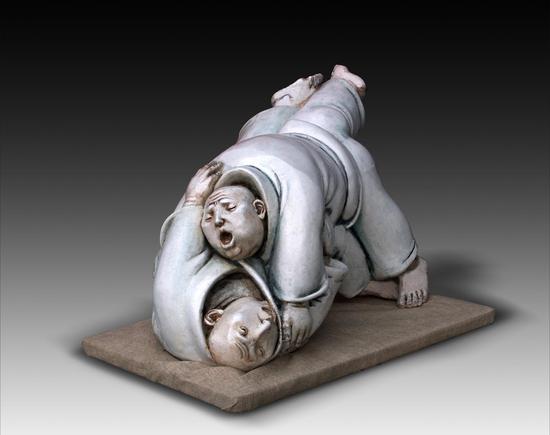 刘松《失衡的瞬间》长70.5cm 宽37.2cm 高41.5cm, 青铜, 2006