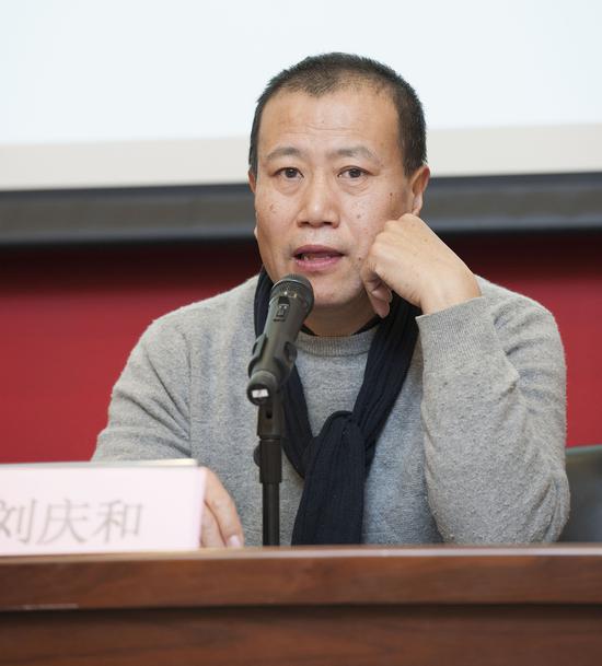 第十屆中國工筆畫大展新聞發布會舉行(圖7) 中央美術學院中國畫學院人物畫系系主任、博士生導師、本次展覽提名委員劉慶和 在發布會現場