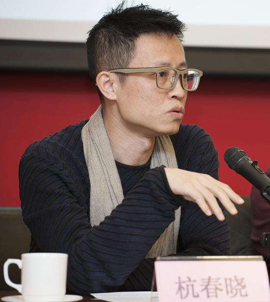 第十屆中國工筆畫大展新聞發布會舉行(圖6) 中國藝術研究院研究員、本次展覽提名委員杭春曉 在發布會現場