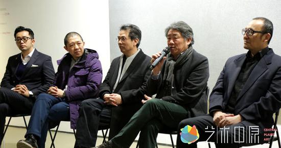 出席新闻发布会的五位嘉宾（从左至右：高鹏、李旭、王端廷、谭平、朱青生）