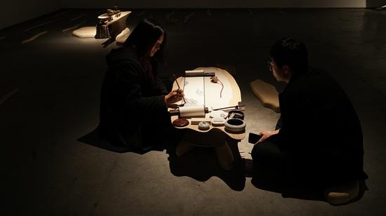 展演现场书画家陈逸墨先生现场挥毫再现传统文人风范