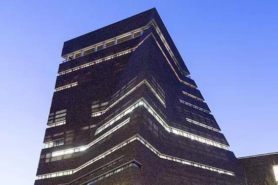 泰特摩登的外視圖， Herzog & de Meuron ? Iwan Baan.