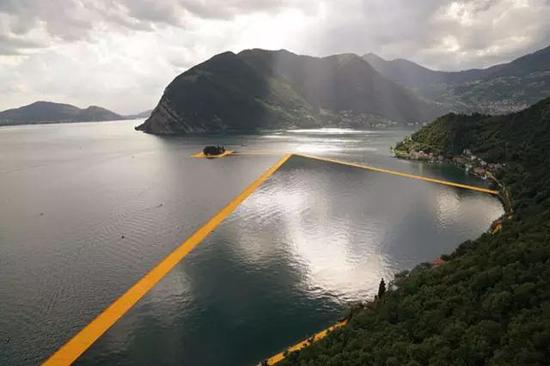 Christo and Jeanne-Claude, The Floating Piers