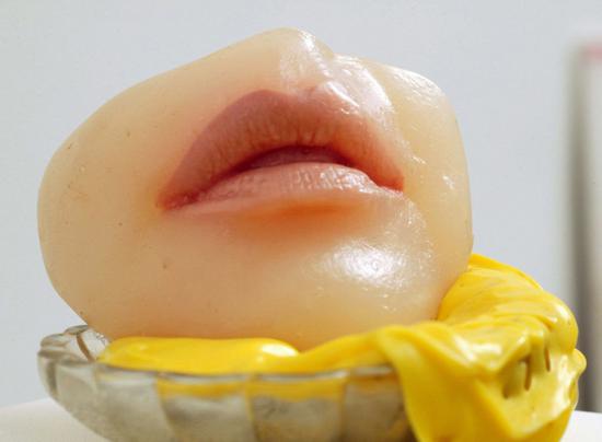 Alina Szapocznikow,《小甜点 I 》(Petit Dessert I),1970-71。图片:courtesy Thomas Mueller-Court