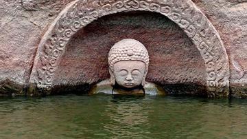 水位降低“佛头”浮出水面