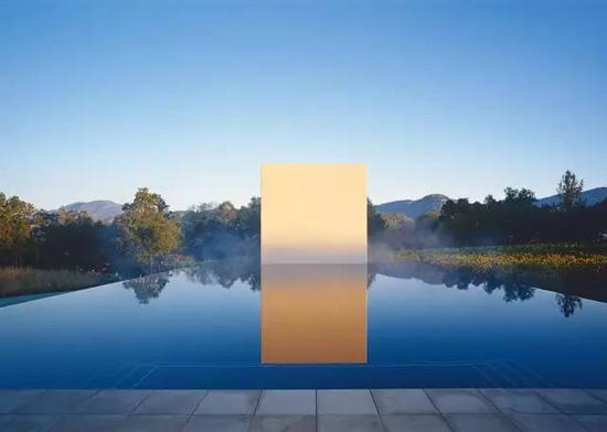 James Turrell，Stone Sky