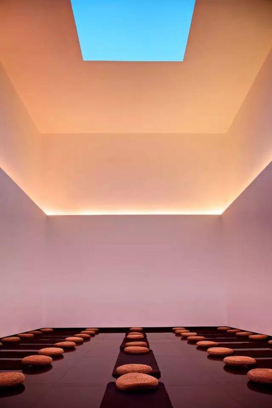 James Turrell，Skyspace（Gathered Sky）in Temple of Wisdom，Beijing，2012