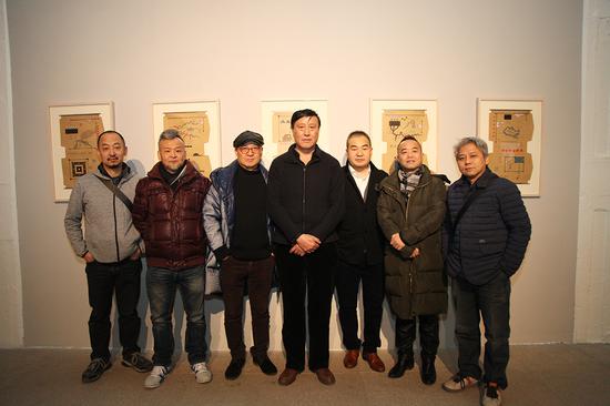 自左至右：石心宁、琴嘎、杨千、关伟、孙永增馆长、陈文波、马晗