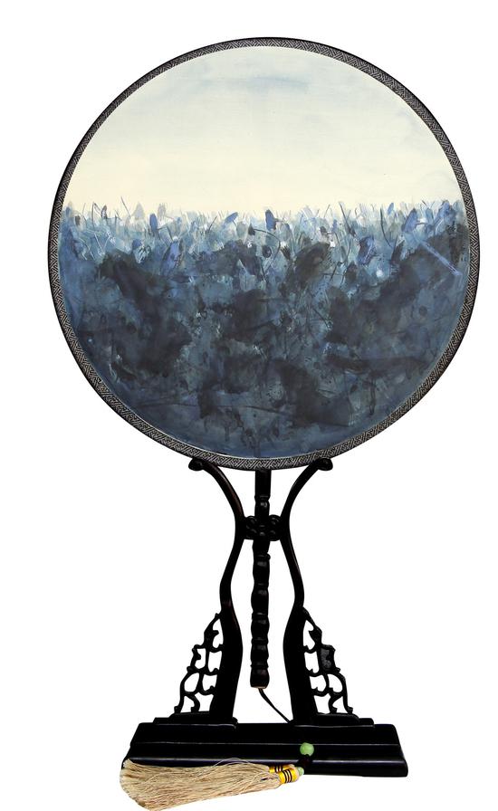 陆春涛，荷塘团扇，直径35cm，绢本水墨，2016