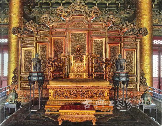 图1 北京故宫太和殿内复原陈列的清朝宝座