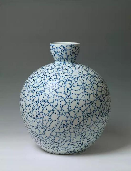 白明 《生生不息》 47×52CM 陶瓷 2004年