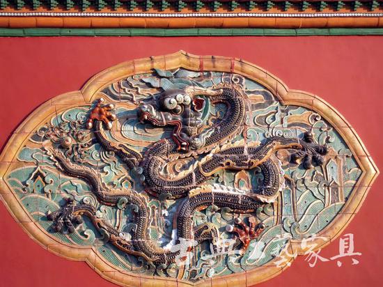 图2 皇太极昭陵影壁的琉璃龙纹
