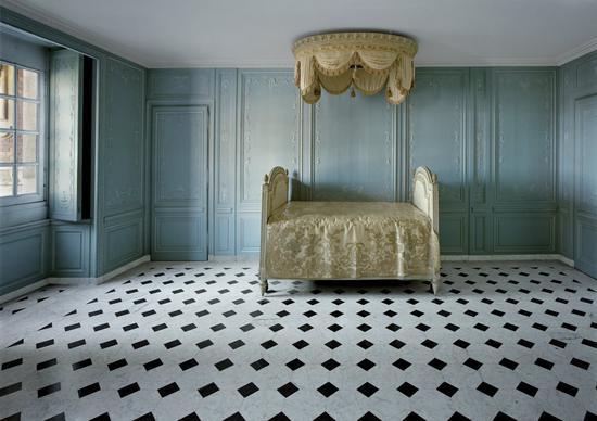 　　Robert Polidori,《Salle de Bain, Marie-Antoinette, R.D.C. Cord Central，Versailles》，2006。