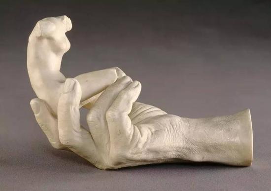 《Hand of Rodin with a Female Figure》,大理石, 1917