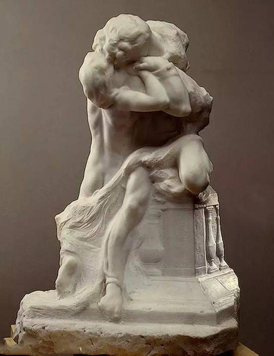 《罗密欧与朱丽叶》,罗丹,大理石,1905年。图片来源于网络