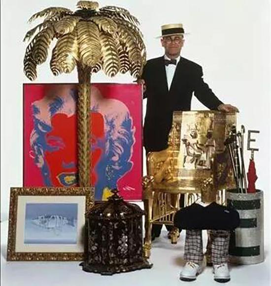 　　早在 1988 年，艾尔顿就曾把自己的部分藏品放到苏富比拍卖，其中包括一幅安迪·沃霍尔的《梦露肖像》
