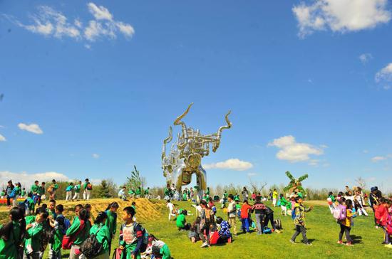 “万物皆牛”展览 北京国际鲜花港 2016