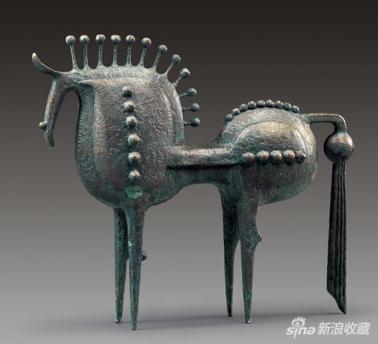 《Horse Sculpture》；Material bronze；Size 84×17×67cm；Time 2001