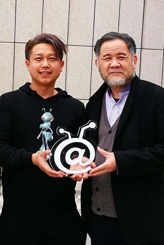 左：蚂蚁帮创始人张敬德 右：张大林 中国社会艺术协会副秘书长、中国艺协旅游艺术小镇工作委员会会长