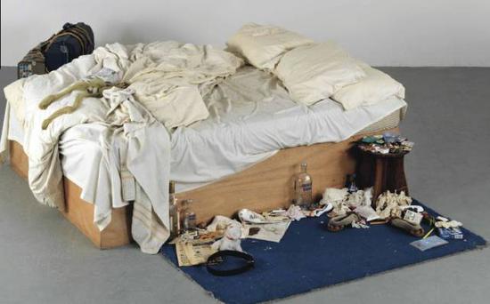 Tracy Emin, My Bed （提到翠西·艾敏，最先想到的应该就是“床”）