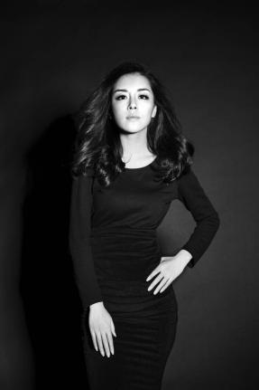 新浪当代艺术对话收藏家王凯丽Kelly Wang|新浪|当代艺术|王凯丽_新浪收藏_新浪网