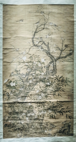 《伯爵图》[清]崔 鏏 1740年作，绢本设色 161.5cm×96cm，款识：伯爵图。庚申立春前三日，摹宋人笔，写于槐云堂。襄平崔鏏。印章：崔鏏印（白文方印）、象州（朱文方印）