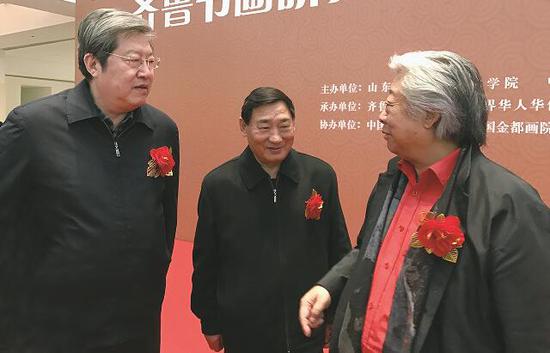 孙泳新院士、山东省原副省长张建国(左)、山东省原副省长郭兆信(中)一同交流