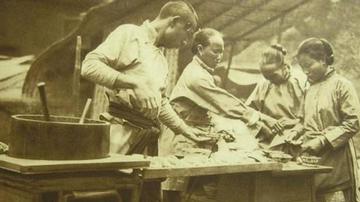 老照片：百年前的上海百态