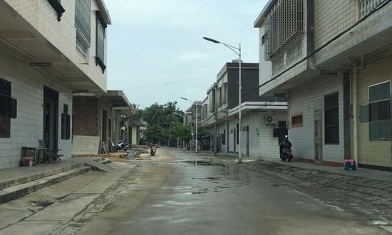 在海南省琼海市潭门镇,“海捞”生意很早就存在。 本文图片均为澎湃新闻记者 徐晓林 图