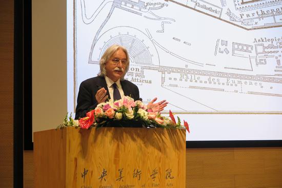 柏林自由大学文化与媒体管理学院院长克劳斯·西本哈尔教授发言1