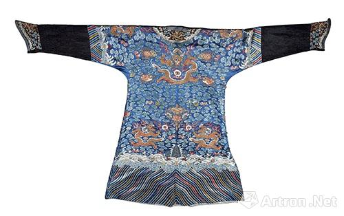 24  Lot264  FINE EMBROIDERED SILK DRAGON ROBE, CHI FU