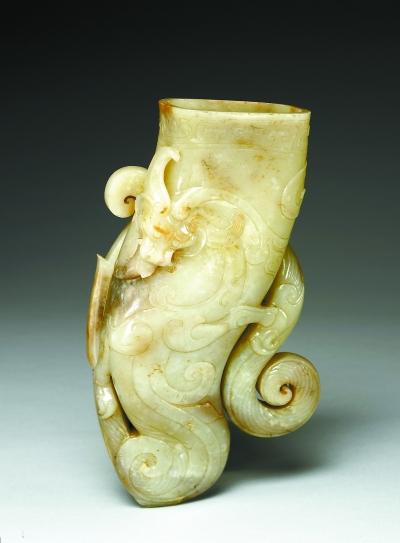 台北故宫收藏的汉朝玉角形杯