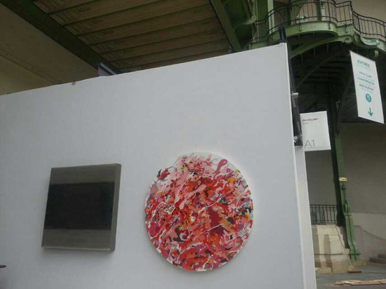 李世公版画作品在作品在巴黎博览会现场展出